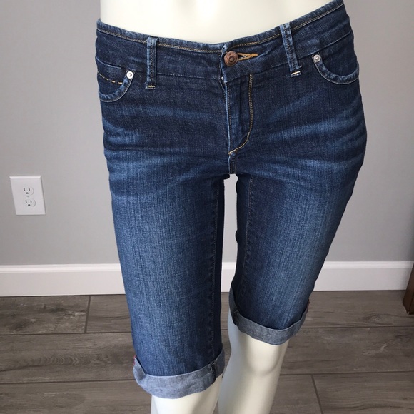 Banana Republic Bermuda shorts . - Picture 2 of 5